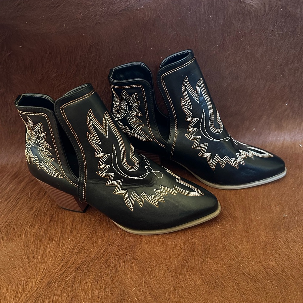 Black Western Ankle Boots with Embroidered Design
